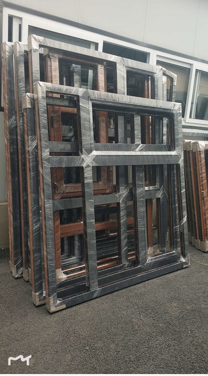 鞍山市天乙門窗工業(yè)有限公司沈陽經(jīng)銷商所訂貨品已完成，經(jīng)過檢驗(yàn)后進(jìn)行包裝，準(zhǔn)備發(fā)貨。(圖4)